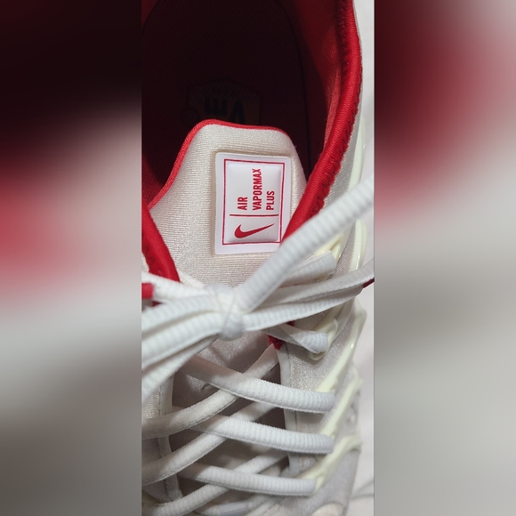 Nike Air Max Vapormax Plus white/University Red men no box 9.5 - Picture 8 of 10